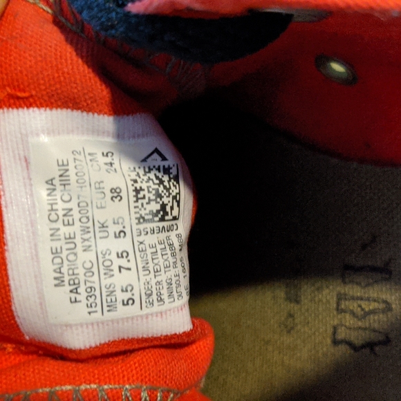 Women’s Converse Like New! - Picture 6 of 6